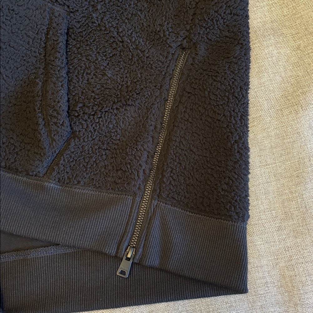 ROOTS Black Sherpa Hoodie, Sz Small. - Picture 6 of 11
